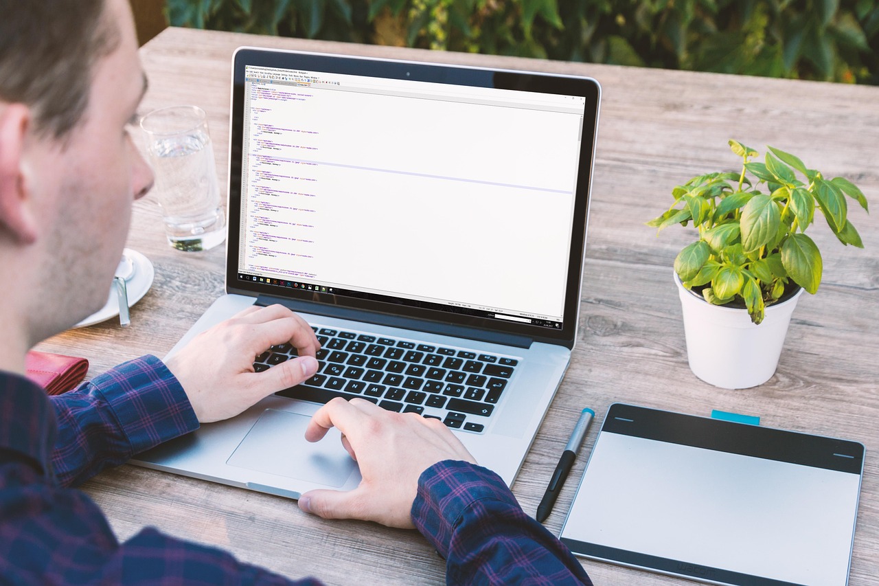Tips & Tricks Using The HTML Text Control In Your Custom Pages